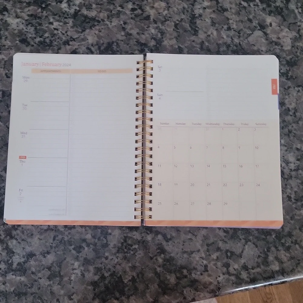 18 month desk Planner new 2023-2024 weekly/ monthyl views, one week per spread